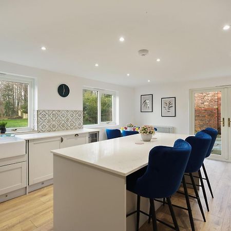 Victorian Retreat In Liverpool Knowsley Bagian luar foto