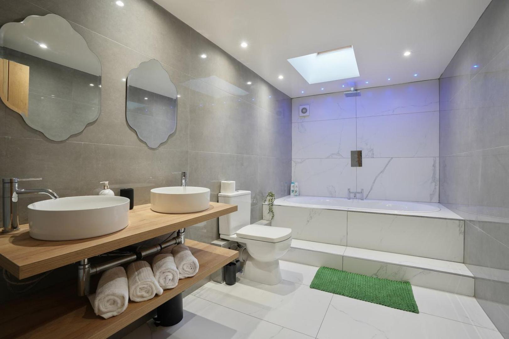 Victorian Retreat In Liverpool Knowsley Bagian luar foto