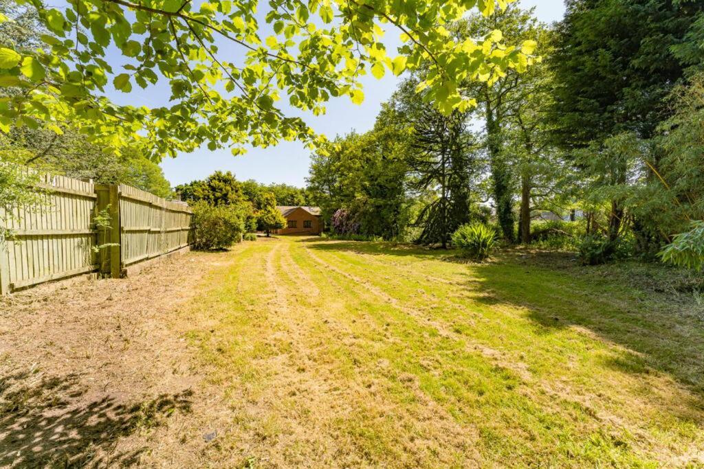 Victorian Retreat In Liverpool Knowsley Bagian luar foto
